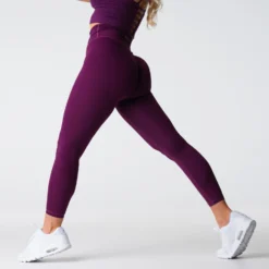 Plum Signature 2.0 Leggings -NVGTN Store DSC00088 5d769ac4 d5db 4fa2 91ff 385a226552d5