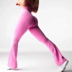 Bubble Gum Pink Iconic Seamless Flare Leggings 8 Bubble Gum Pink Iconic Seamless Flare Leggings -NVGTN Store DSC00442 1