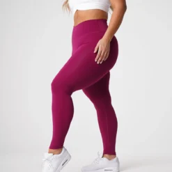 Berry Signature 2.0 Leggings -NVGTN Store DSC00483