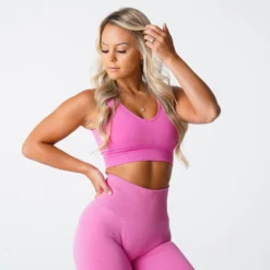 Bubble Gum Pink Elevate Seamless Bra -NVGTN Store DSC01580
