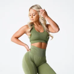 Meadow Limitless Ribbed Seamless Halter Bra -NVGTN Store DSC02157