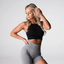 Black Strive Seamless Bra -NVGTN Store DSC03137 4bdeb2f0 5b3e 40bd 9692 edb9efa182f8