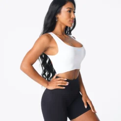 White Eclipse Seamless Bra -NVGTN Store DSC03403