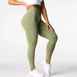 Meadow Lift Seamless Leggings -NVGTN Store DSC03553 cb8dfcd4 49fd 4466 9902 f711ca35beee