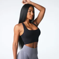 Black Thrive Seamless Bra -NVGTN Store DSC04497