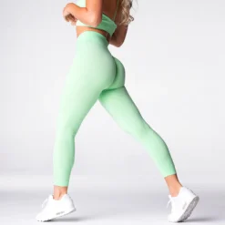 Pistachio Geo Seamless Leggings -NVGTN Store DSC05520
