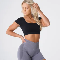 Black Serene Seamless Bra -NVGTN Store DSC05982new