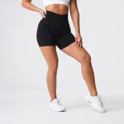 Black Solid Seamless Shorts -NVGTN Store DSC06004