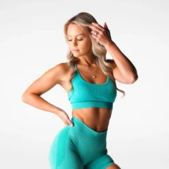 Turquoise Wander Seamless Bra -NVGTN Store DSC06696