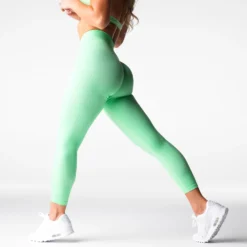 Pistachio Zesty Seamless Leggings -NVGTN Store DSC06729