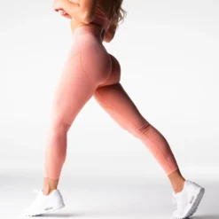 Peach Figure Seamless Leggings -NVGTN Store DSC06771