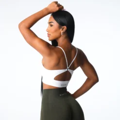 White Glimpse Ribbed Seamless Bra -NVGTN Store DSC06956