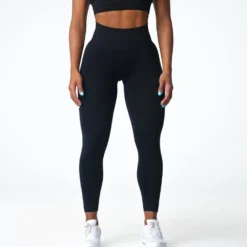 Black Shape Seamless Leggings 8 Black Shape Seamless Leggings -NVGTN Store DSC07303