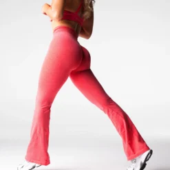 Candy Apple Iconic Seamless Flare Leggings -NVGTN Store DSC08317