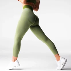 Meadow Knockout Seamless Leggings -NVGTN Store DSC08324