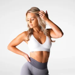 White Glow Up Seamless Bra -NVGTN Store DSC08351