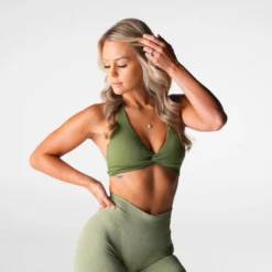 Meadow Stunner Seamless Halter Bra -NVGTN Store DSC08744