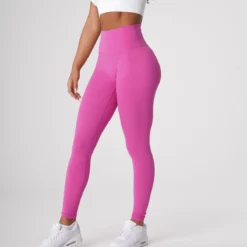 Wild Berry Signature 2.0 Leggings -NVGTN Store DSC08870