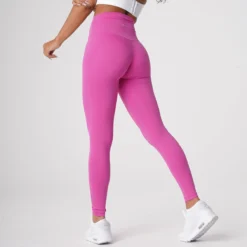 Wild Berry Signature 2.0 Leggings -NVGTN Store DSC08873 f72f609a ea54 4c8b 90a0 df1c9b1440d4