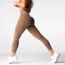 Mocha Geo Seamless Leggings -NVGTN Store DSC09080 1