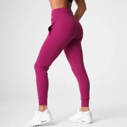 Berry Joggers -NVGTN Store DSC09151