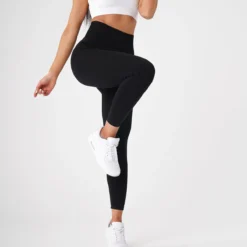 Black Solid Seamless Leggings 8 Black Solid Seamless Leggings -NVGTN Store DSC09877